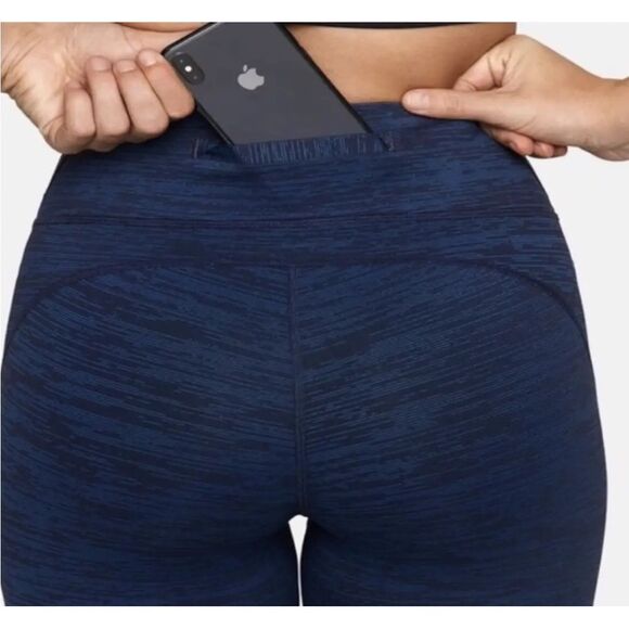 Outdoor voices Tech Sweat 3/4 Legging 🖤 NWT 🖤 color: night 🖤 XS - Picture 3 of 5